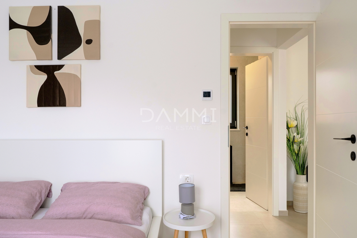 Istra, Rakalj - villa moderna con piscina, vista mare