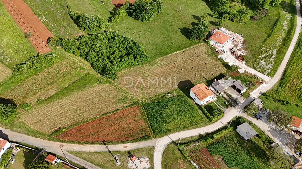 ISTRA, ŽMINJ - Wonderful building land 945m2