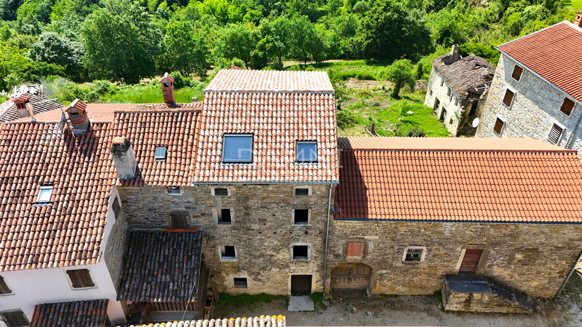 ISTRA, GROŽNJAN - Casa in pietra con vista panoramica ESCLUSIVO!