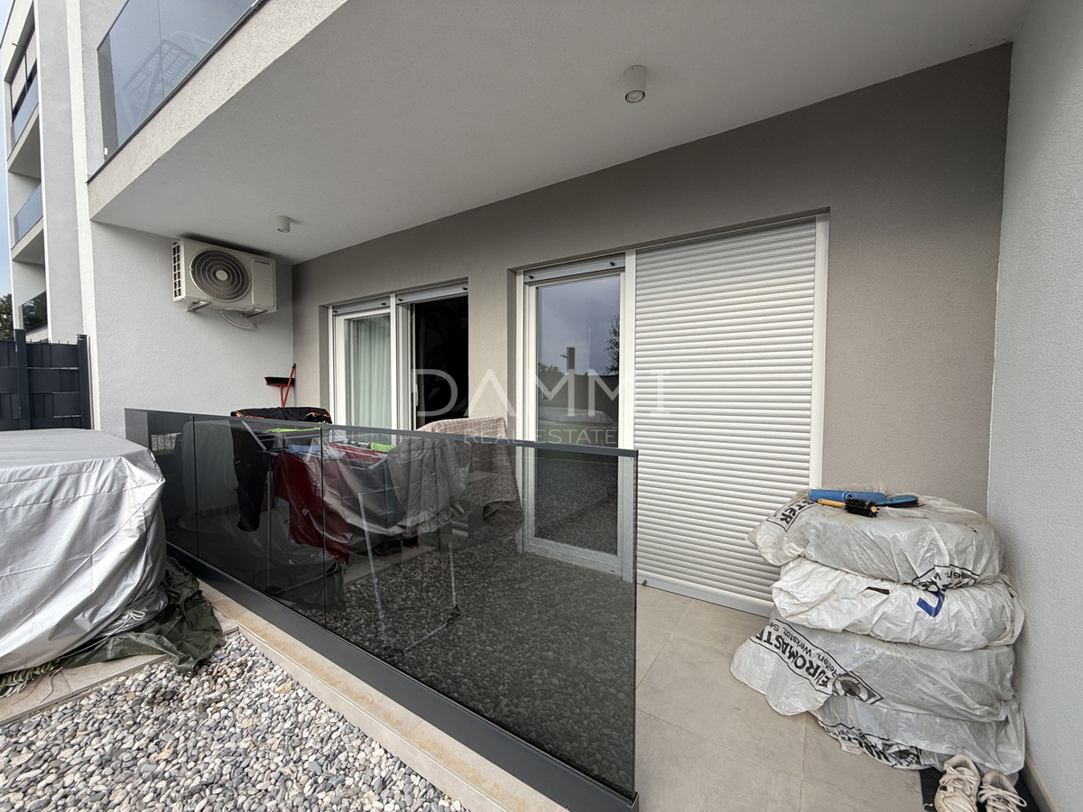 ISTRA, TAR - Appartamento 1 piano seminterrato, piano terra, giardino con jacuzzi ESCLUSIVO