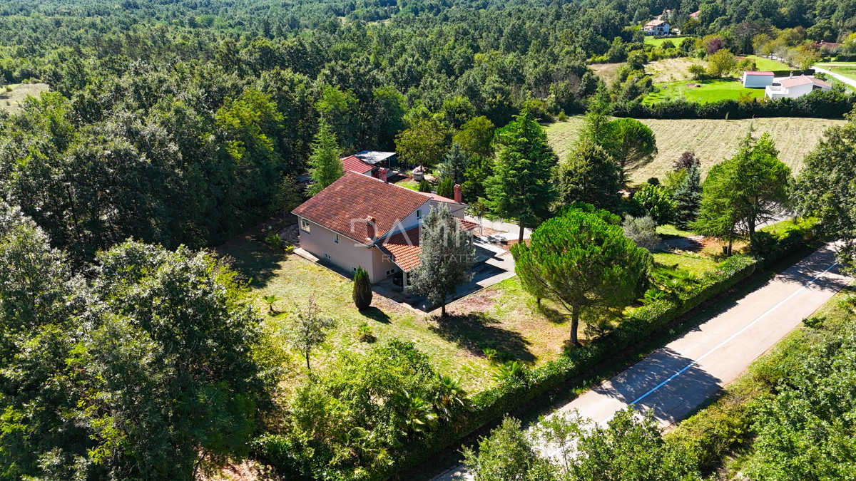 ISTRA, ŽMINJ - Casa familiare per tutti gli amanti del verde nei dintorni di Žminj