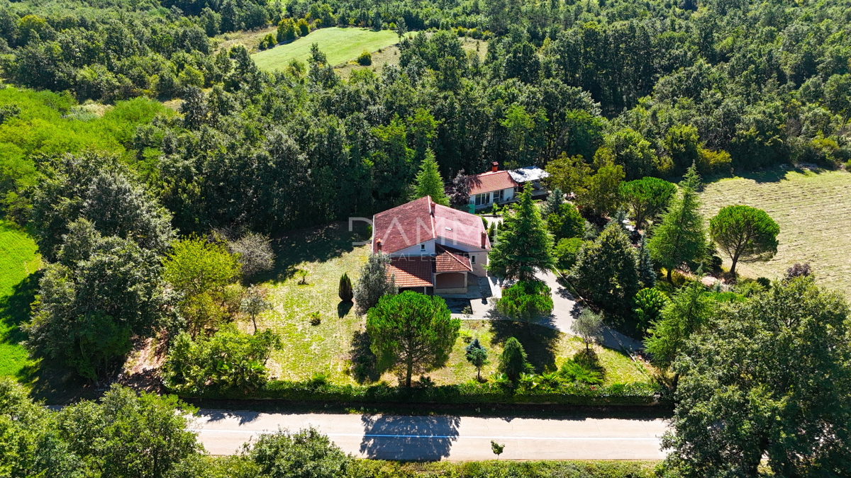 ISTRA, ŽMINJ - Casa familiare per tutti gli amanti del verde nei dintorni di Žminj