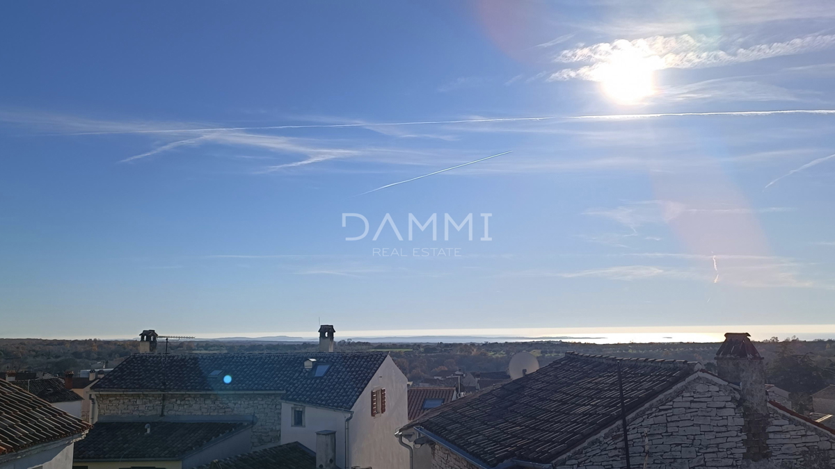 Bale, Istra - casa con spazio commerciale, posizione perfetta nel centro di Bale