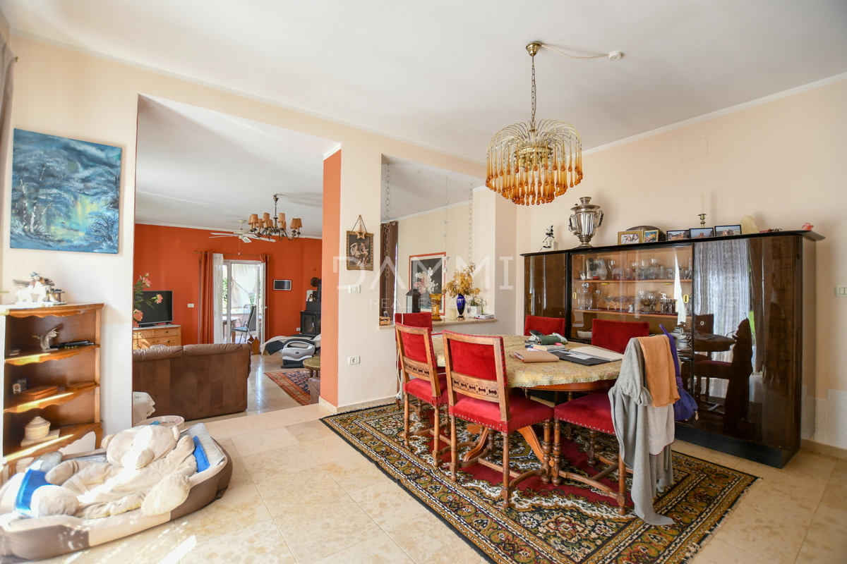 ISTRA, UMAG - Casa indipendente con ampio cortile