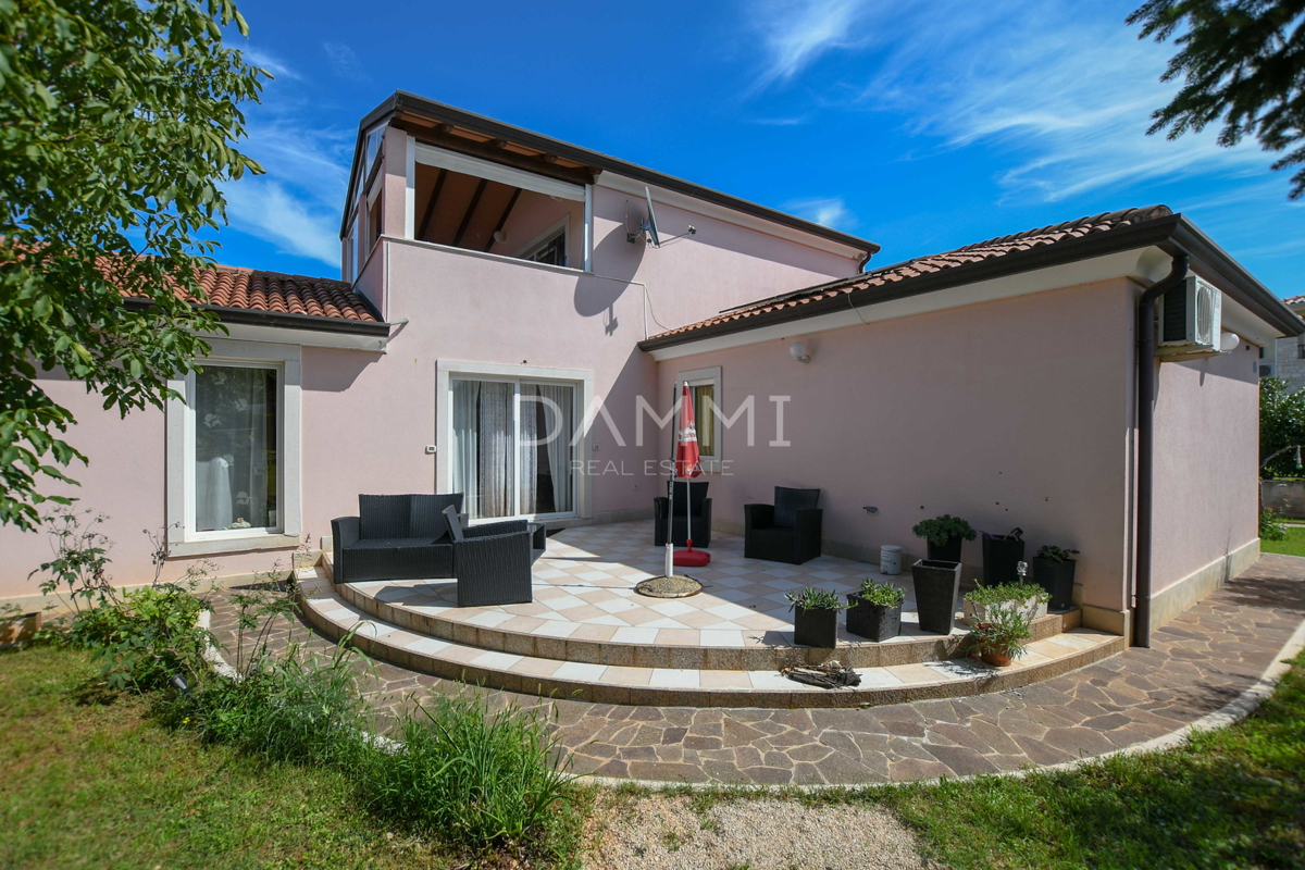 ISTRA, UMAG - Casa indipendente con ampio cortile