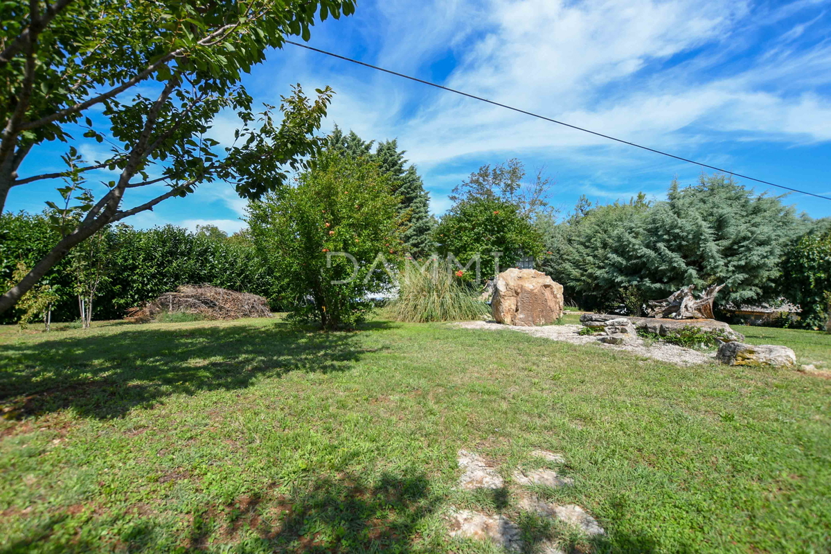 ISTRA, UMAG - Casa indipendente con ampio cortile