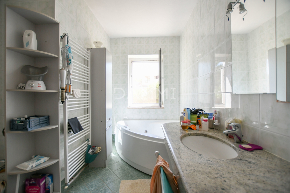 ISTRA, UMAG - Casa indipendente con ampio cortile