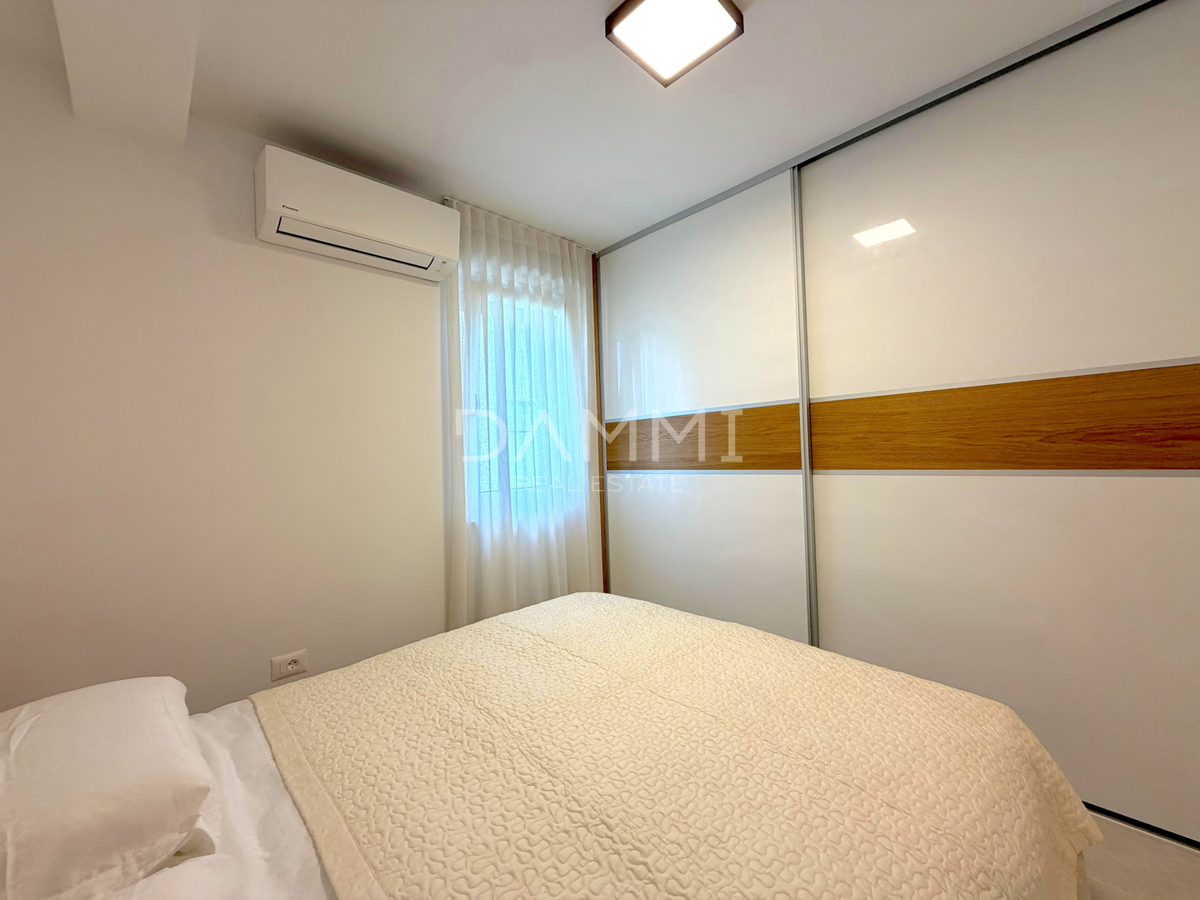 ISTRA, POREČ - APPARTAMENTO BILOCALE COMPLETAMENTE ARREDATO VICINO AL MARE