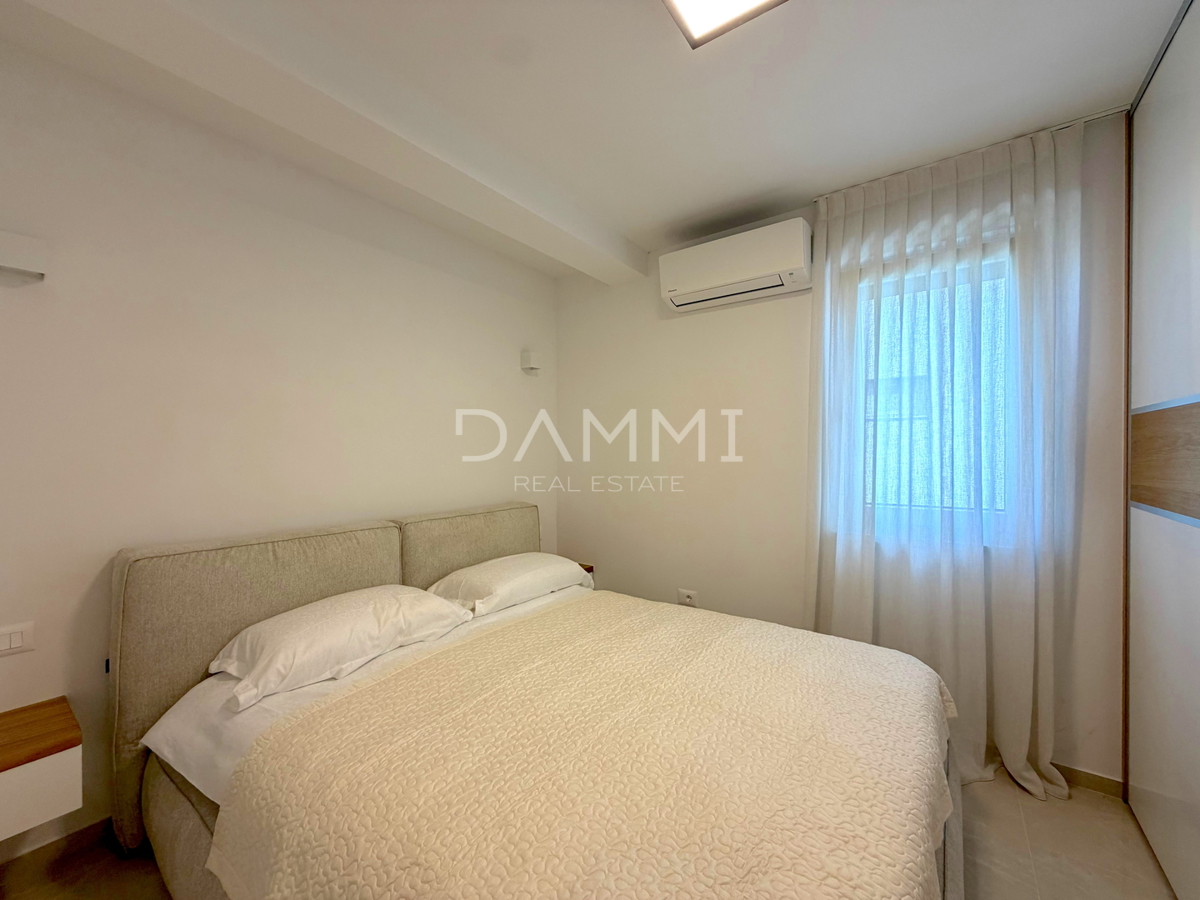 ISTRA, POREČ - APPARTAMENTO BILOCALE COMPLETAMENTE ARREDATO VICINO AL MARE