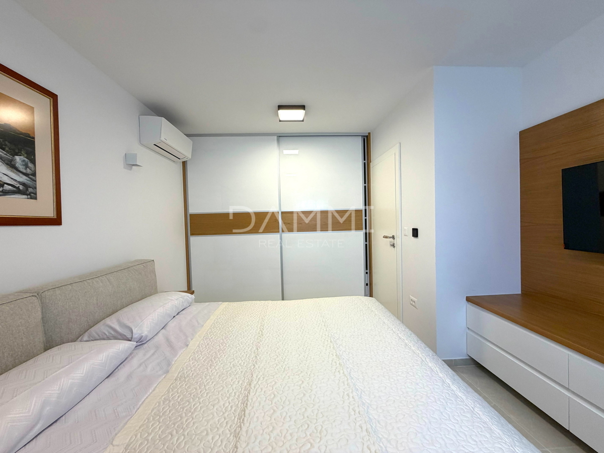 ISTRA, POREČ - APPARTAMENTO BILOCALE COMPLETAMENTE ARREDATO VICINO AL MARE