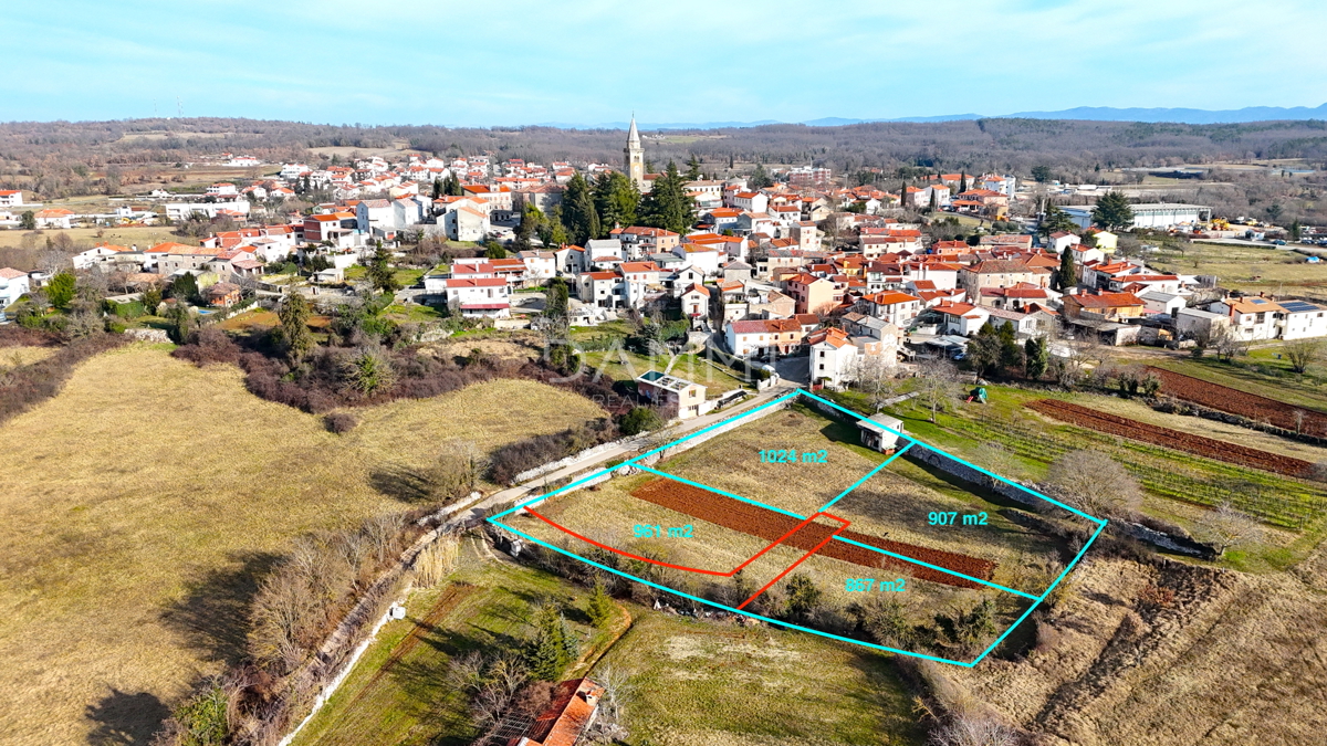 ISTRIA, ŽMINJ - Terreno edificabile in centro 867 m2