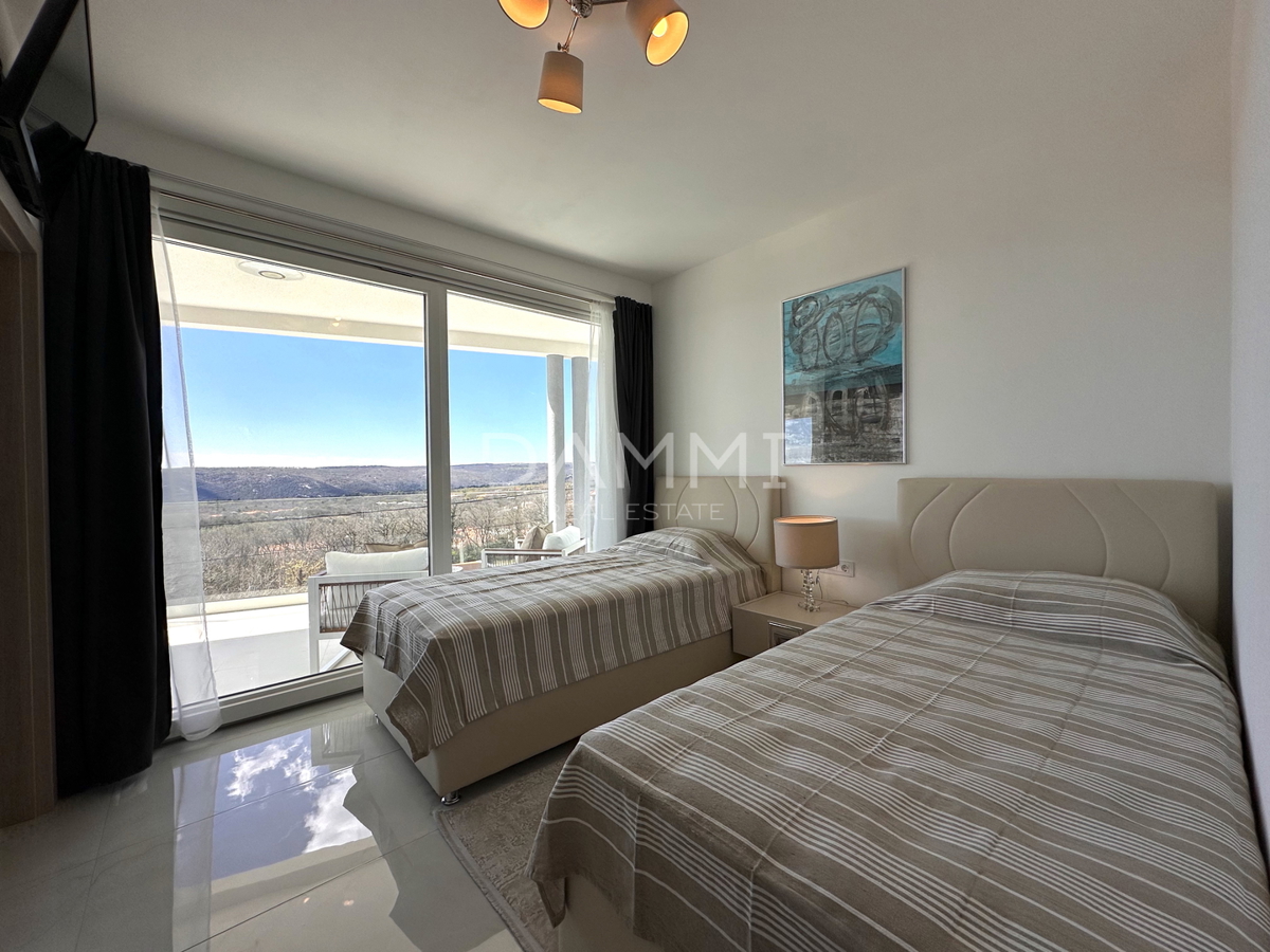 ISTRIA, LABIN - Villa con bellissima vista sul mare