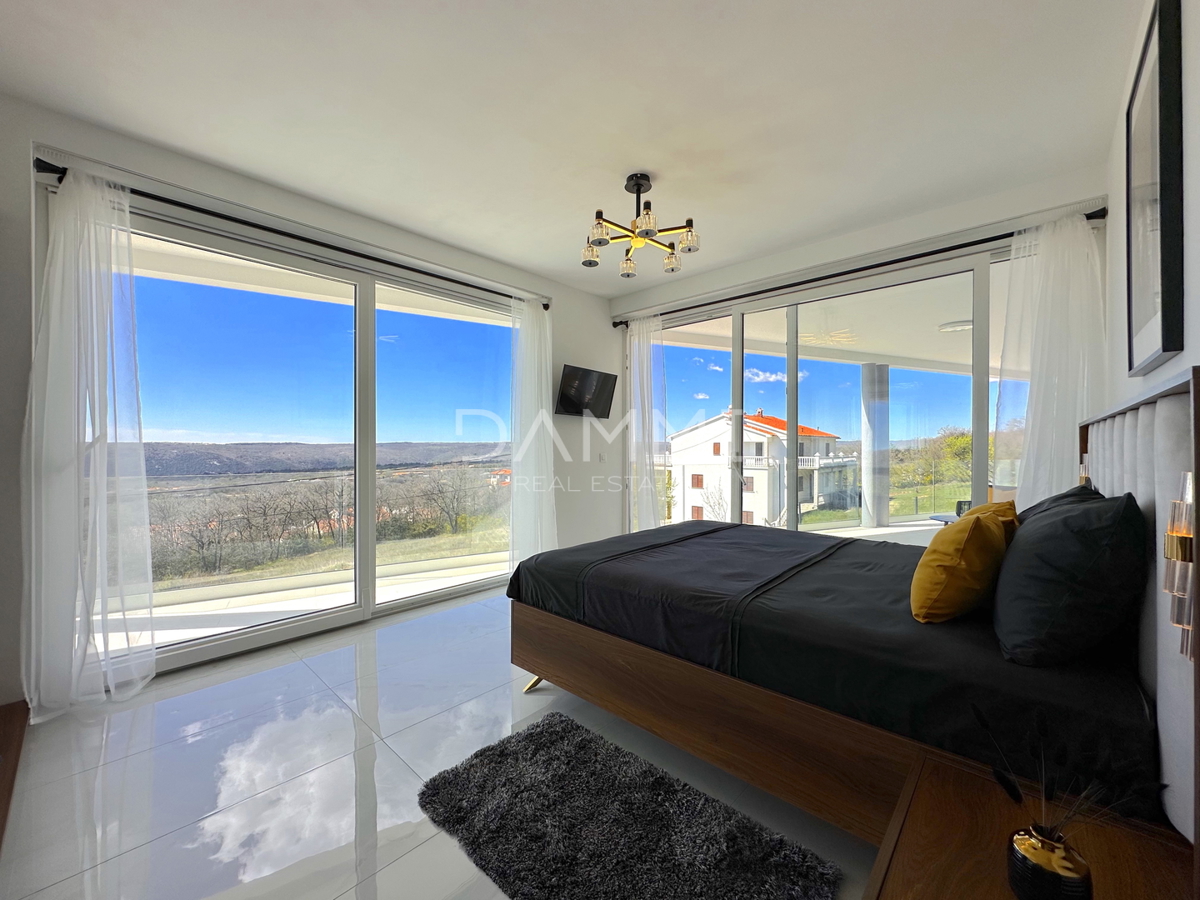ISTRIA, LABIN - Villa con bellissima vista sul mare