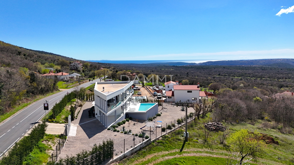 ISTRIA, LABIN - Villa con bellissima vista sul mare