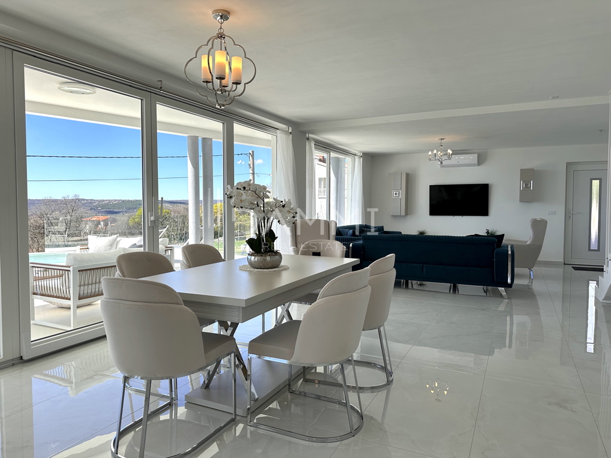 ISTRIA, LABIN - Villa con bellissima vista sul mare