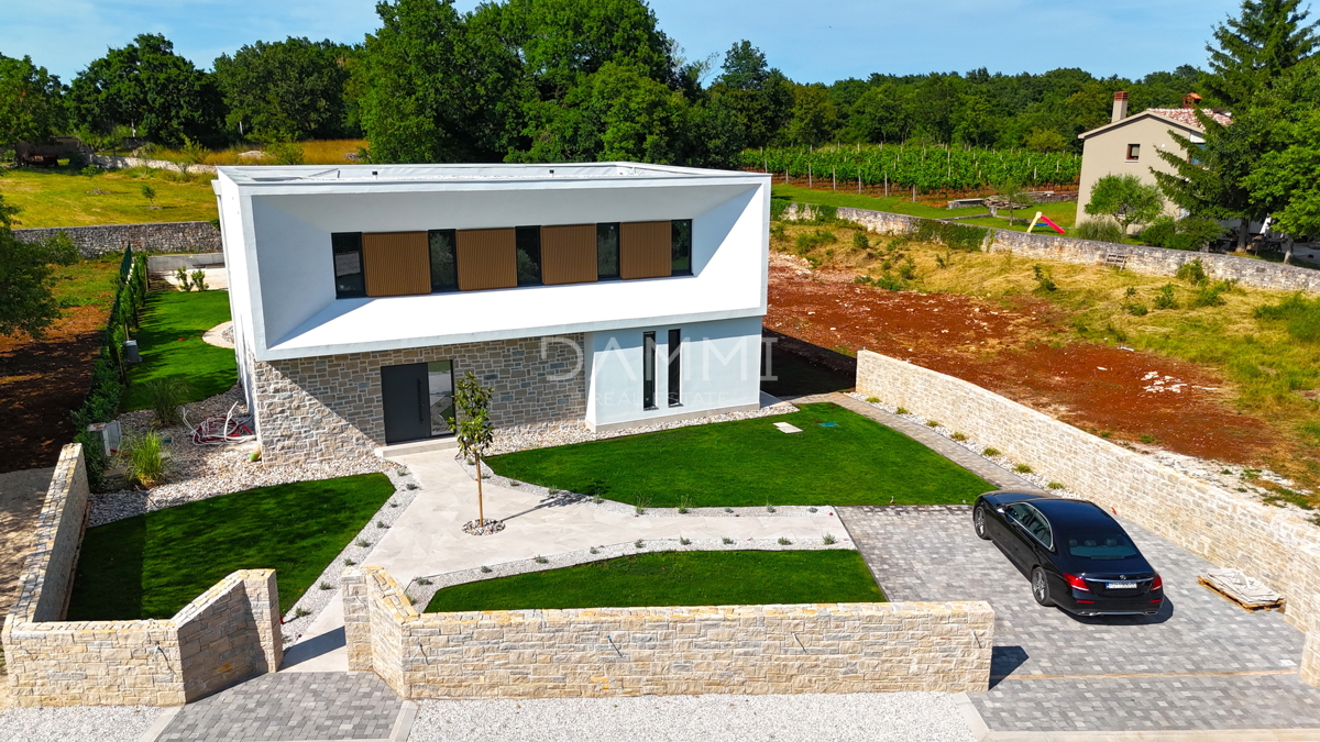 ISTRA, TINJAN - Villa moderna con piscina esclusiva e campo da padel