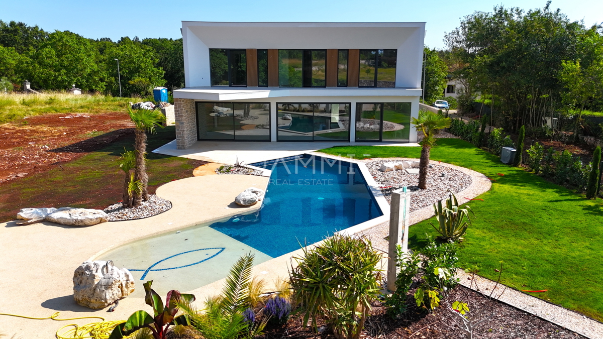 ISTRA, TINJAN - Villa moderna con piscina esclusiva e campo da padel