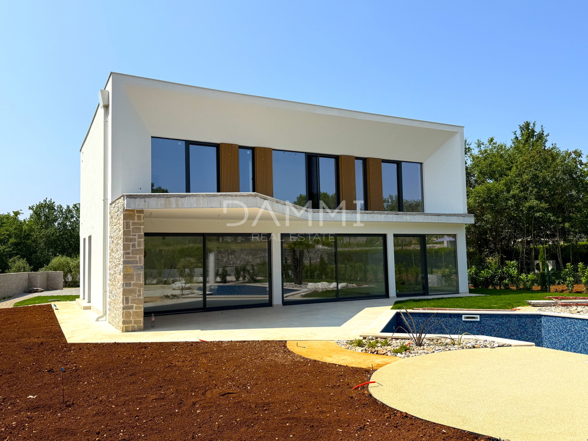 ISTRA, TINJAN - Villa moderna con piscina esclusiva e campo da padel