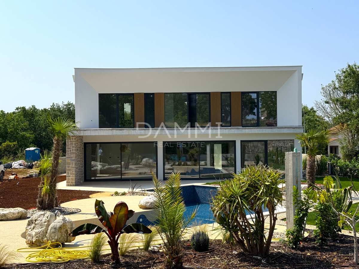 ISTRA, TINJAN - Villa moderna con piscina esclusiva e campo da padel