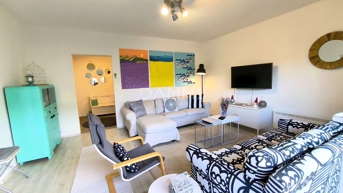 Pula, centro ampio, appartamento trilocale con garage