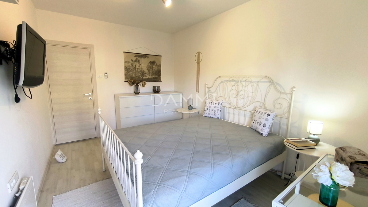 Pula, centro ampio, appartamento trilocale con garage