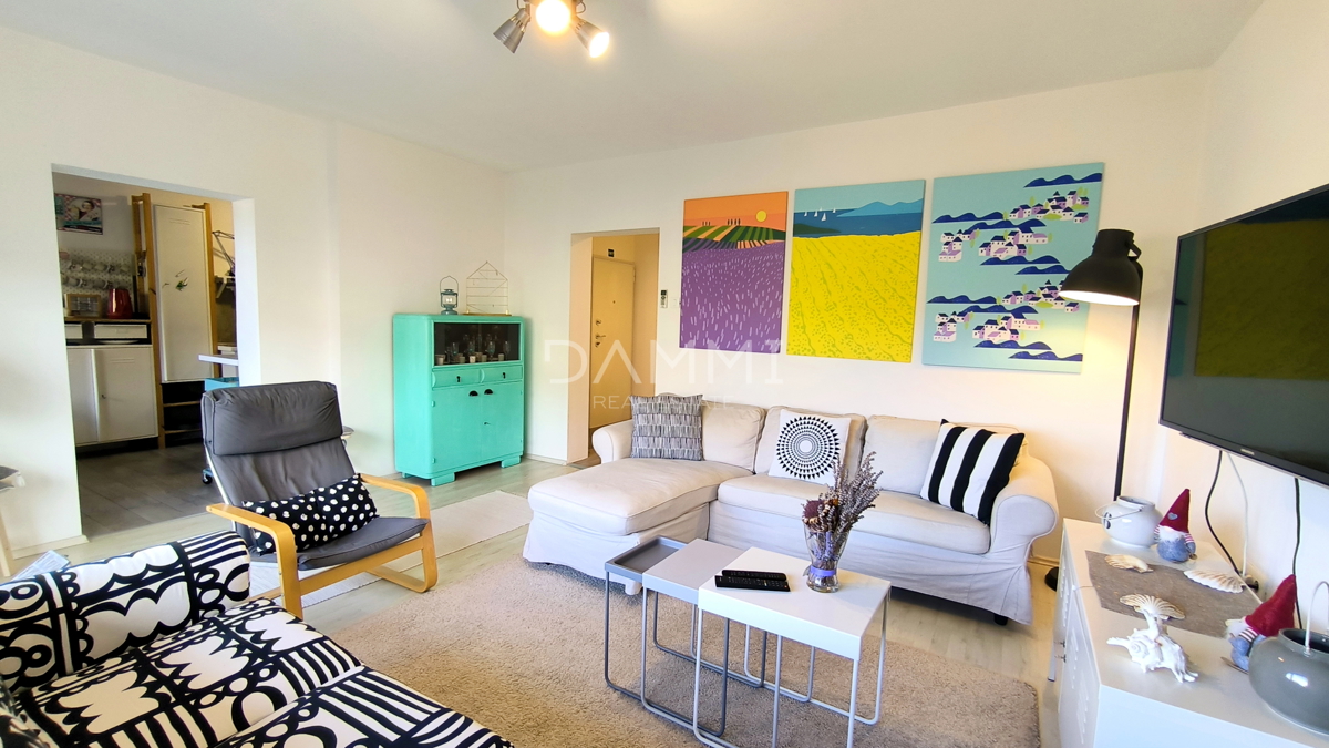 Pula, centro ampio, appartamento trilocale con garage