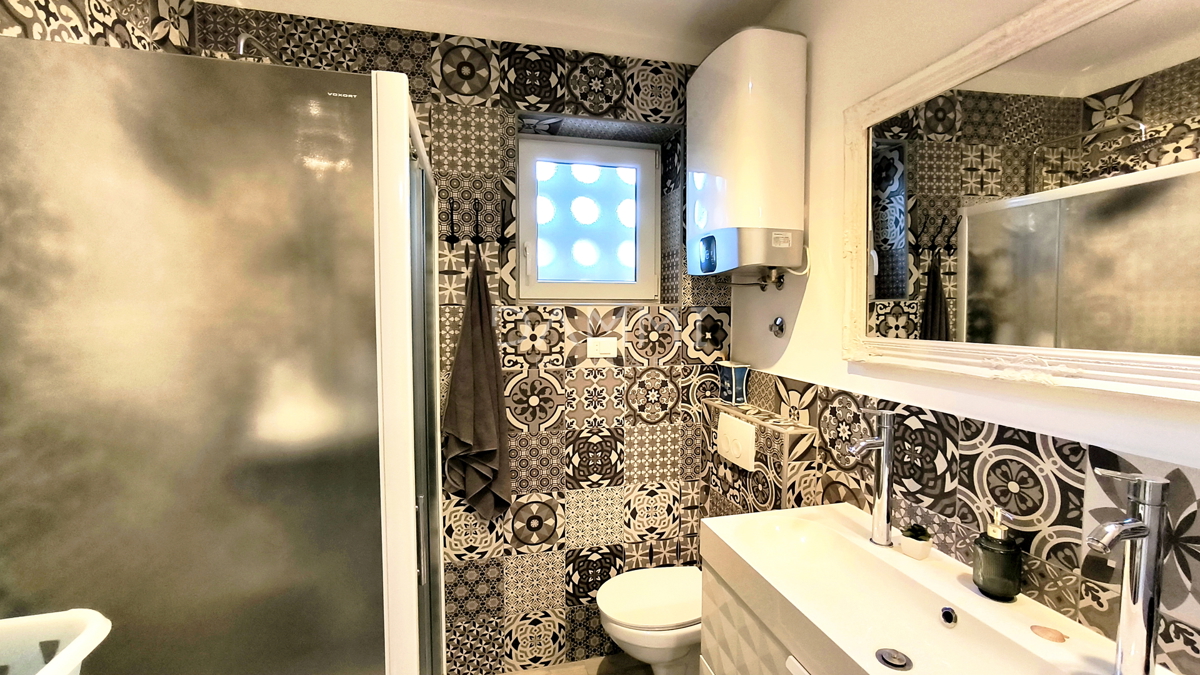 Pula, centro ampio, appartamento trilocale con garage