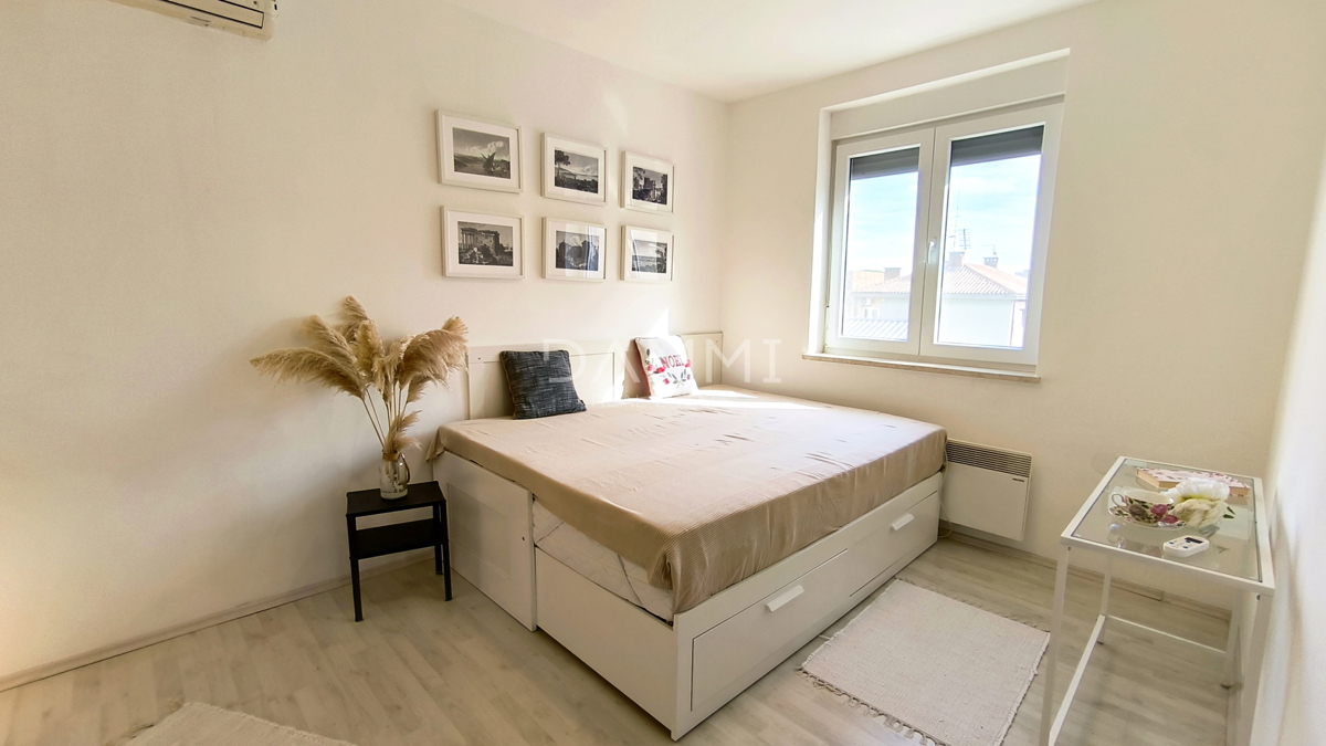 Pula, centro ampio, appartamento trilocale con garage