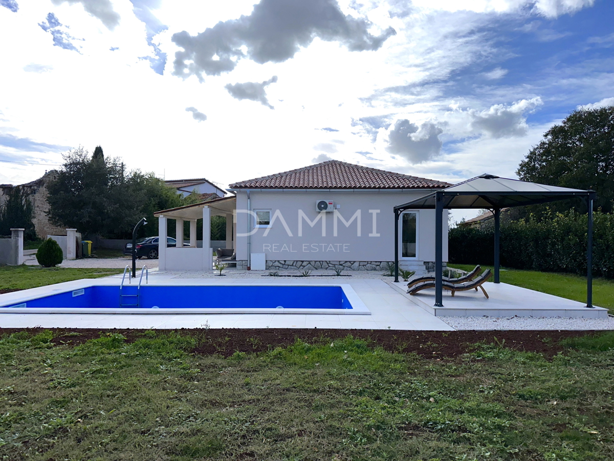 ISTRIA, SV. PETAR U ŠUMI- Bellissima casa su un piano con piscina e ampio giardino