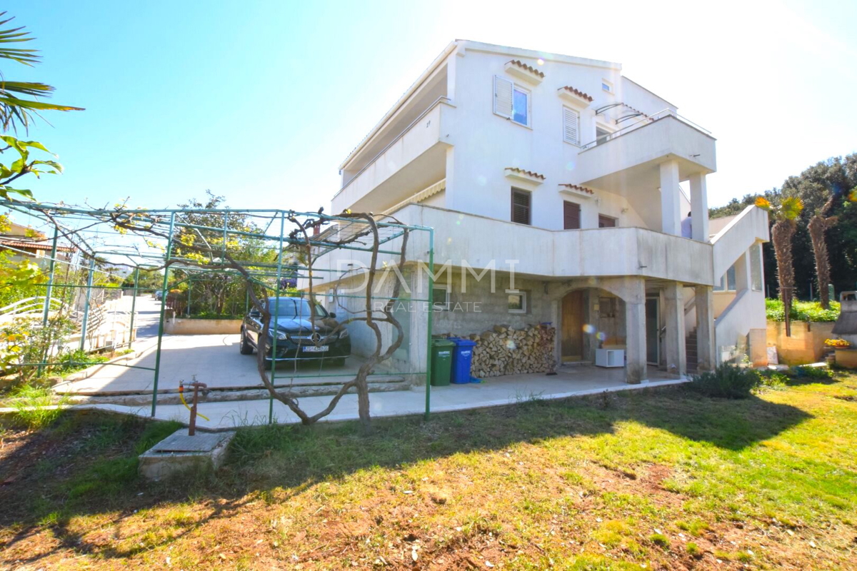 PULA, PJEŠČANA UVALA - Casa indipendente a 300m dal mare