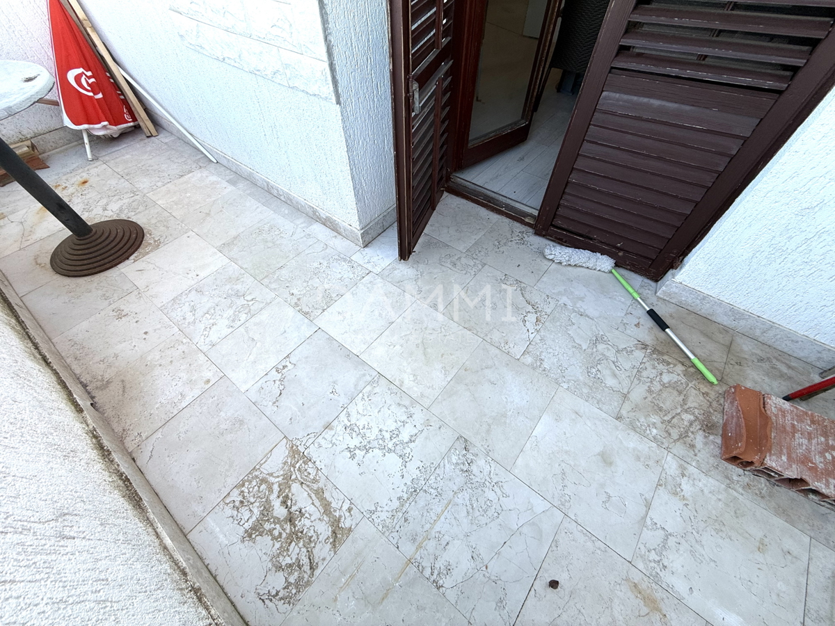 ISTRA, ROVINJ - Appartamento al 2° piano con una camera da letto e parcheggio