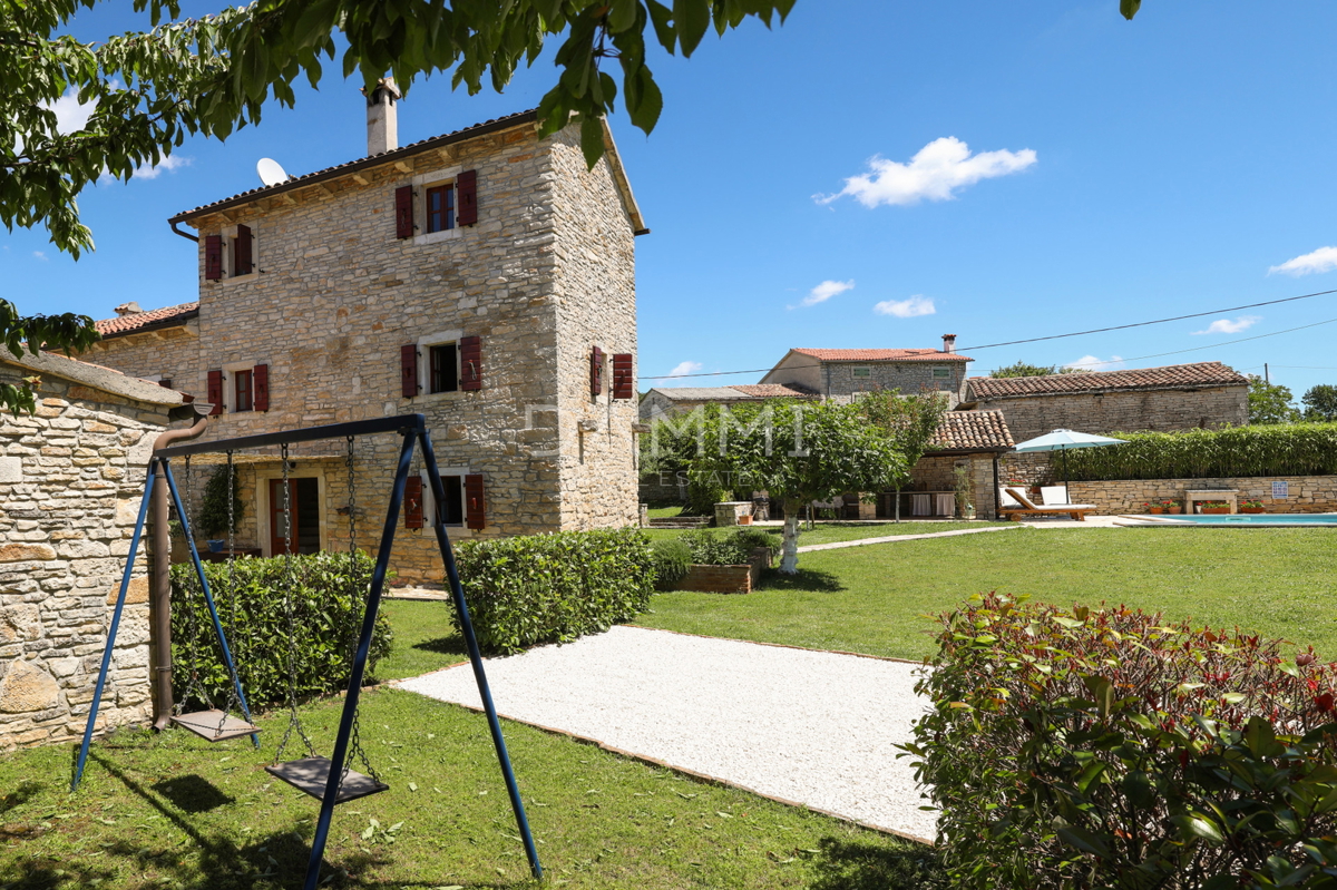 ISTRA, KANFANAR - Tradizionale casa istriana con piscina