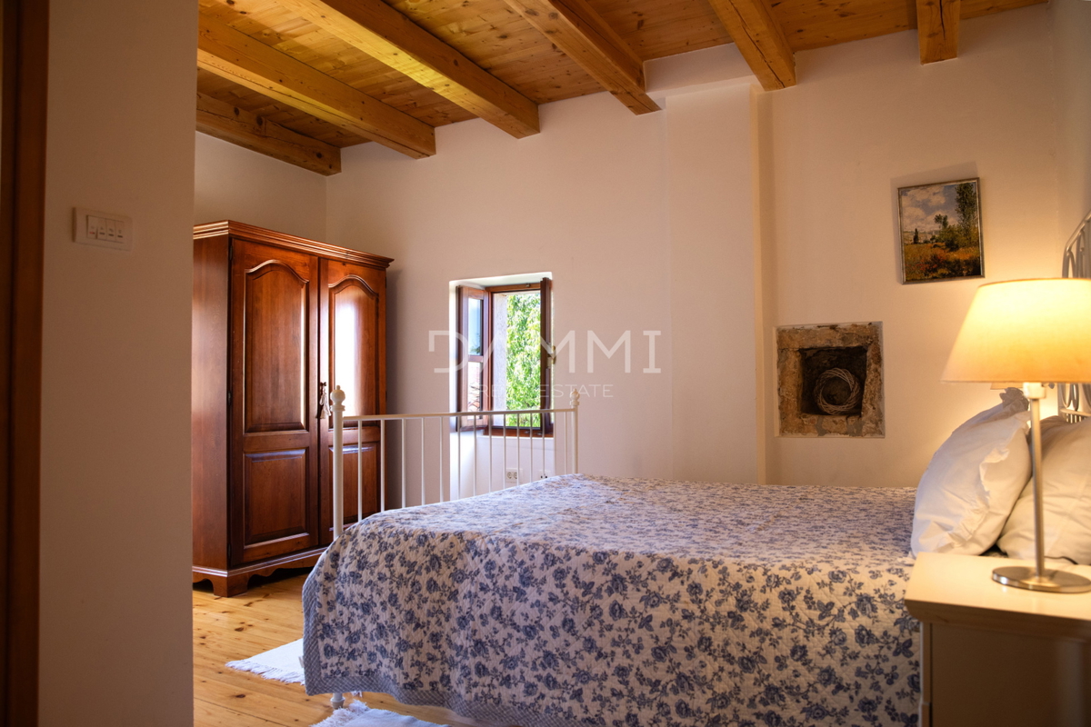 ISTRA, KANFANAR - Tradizionale casa istriana con piscina