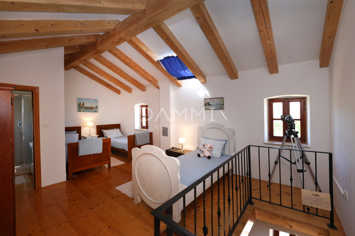 ISTRA, KANFANAR - Tradizionale casa istriana con piscina