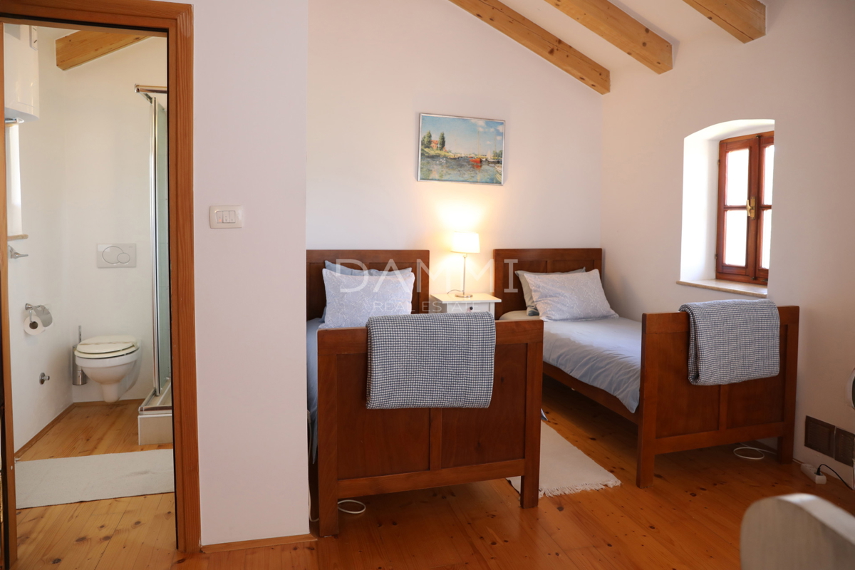 ISTRA, KANFANAR - Tradizionale casa istriana con piscina