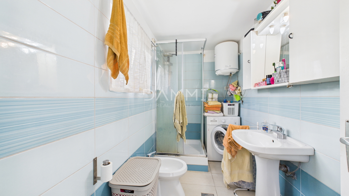 Pula, centro - appartamento con balcone