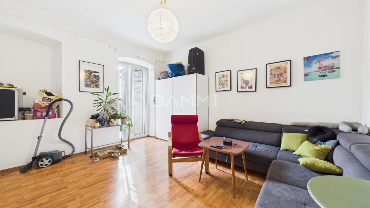 Pula, centro - appartamento con balcone