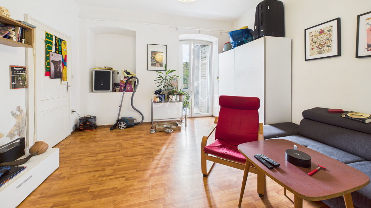 Pula, centro - appartamento con balcone