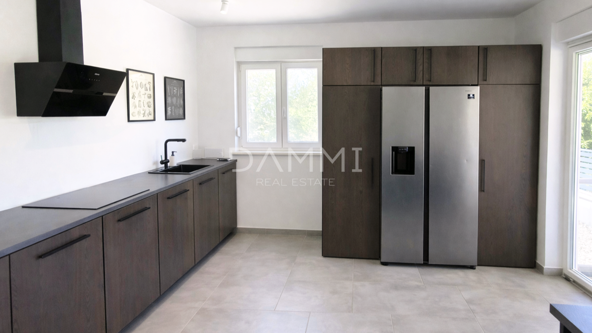 Istria. Vodnjan - villa con piscina, splendido giardino