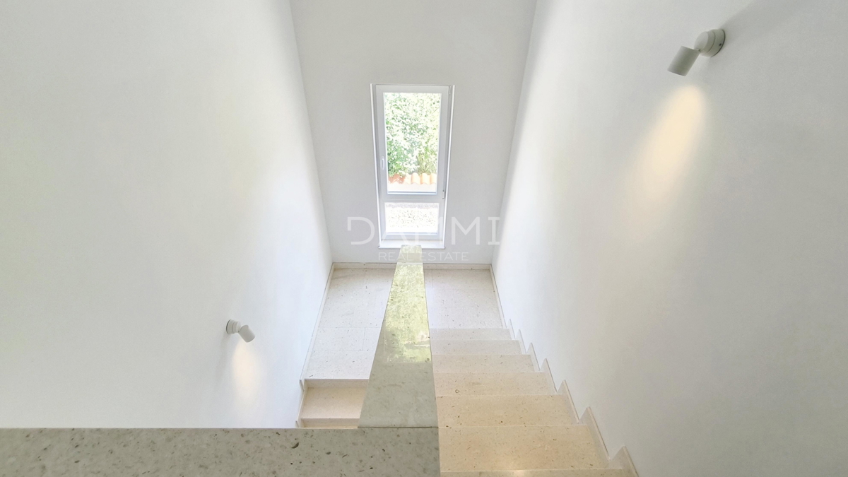 Istria. Vodnjan - villa con piscina, splendido giardino