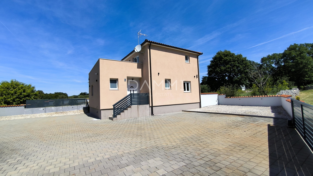 Istria. Vodnjan - villa con piscina, splendido giardino
