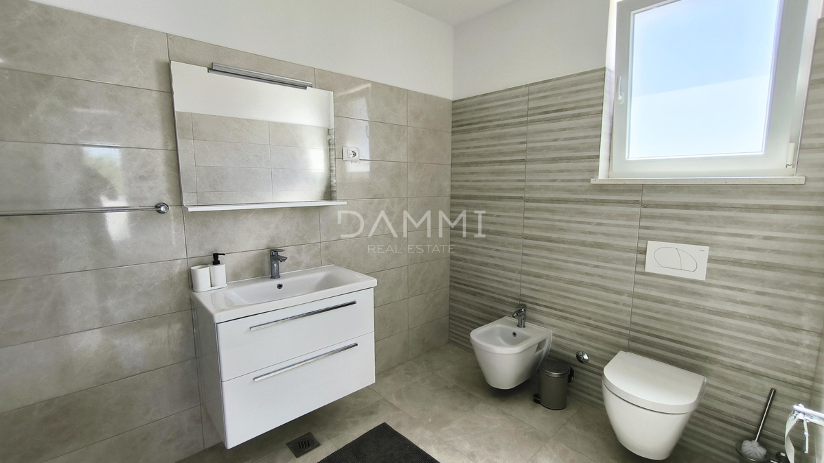 Istria. Vodnjan - villa con piscina, splendido giardino