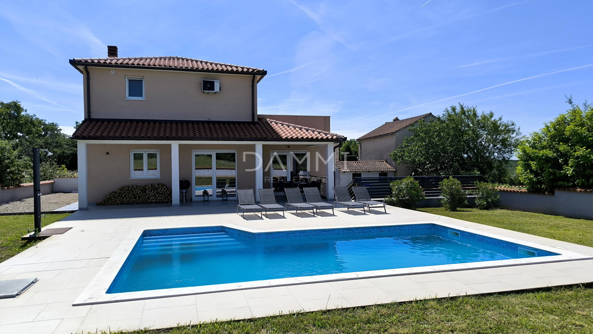 Istria. Vodnjan - villa con piscina, splendido giardino