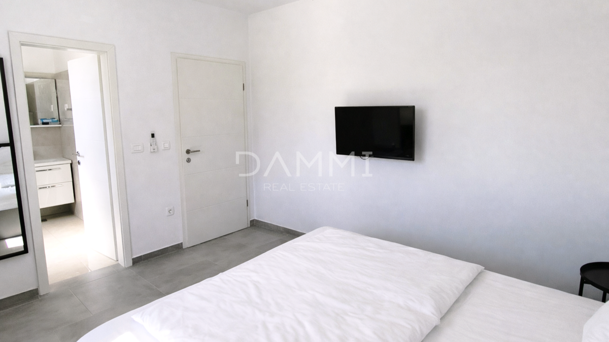 Istria. Vodnjan - villa con piscina, splendido giardino