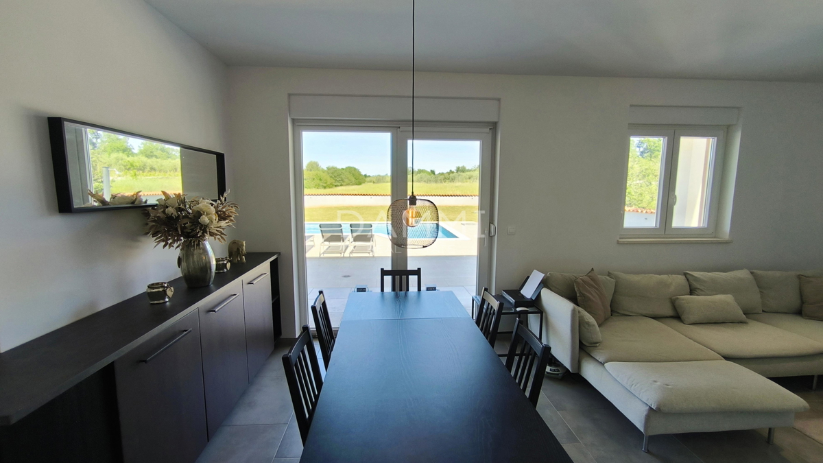 Istria. Vodnjan - villa con piscina, splendido giardino