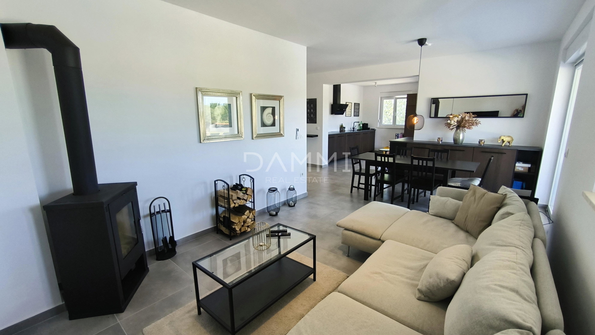 Istria. Vodnjan - villa con piscina, splendido giardino