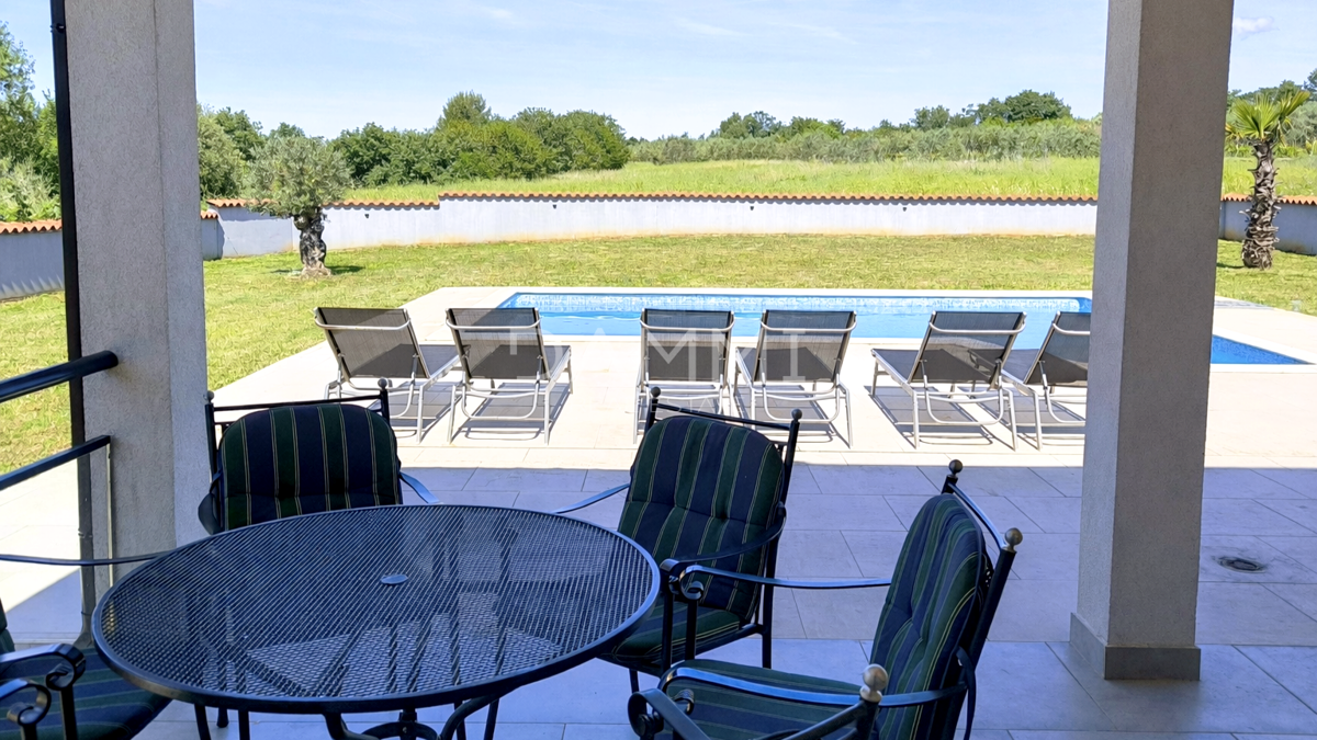 Istria. Vodnjan - villa con piscina, splendido giardino