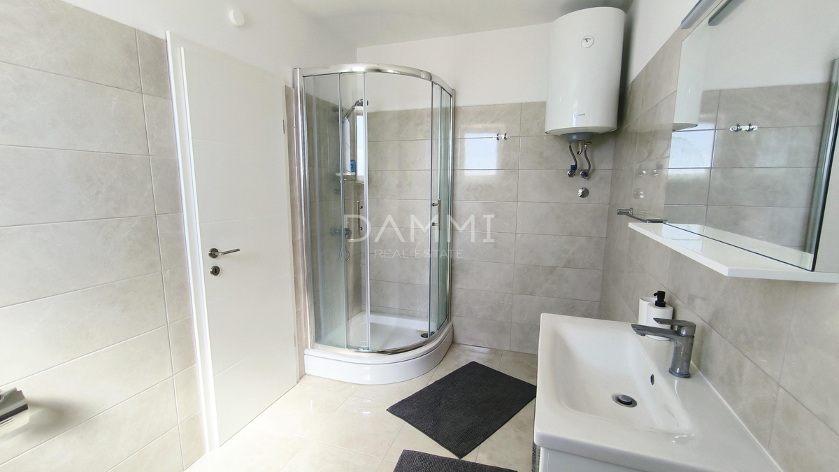 Istria. Vodnjan - villa con piscina, splendido giardino