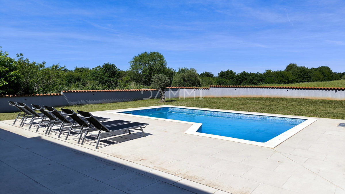 Istria. Vodnjan - villa con piscina, splendido giardino