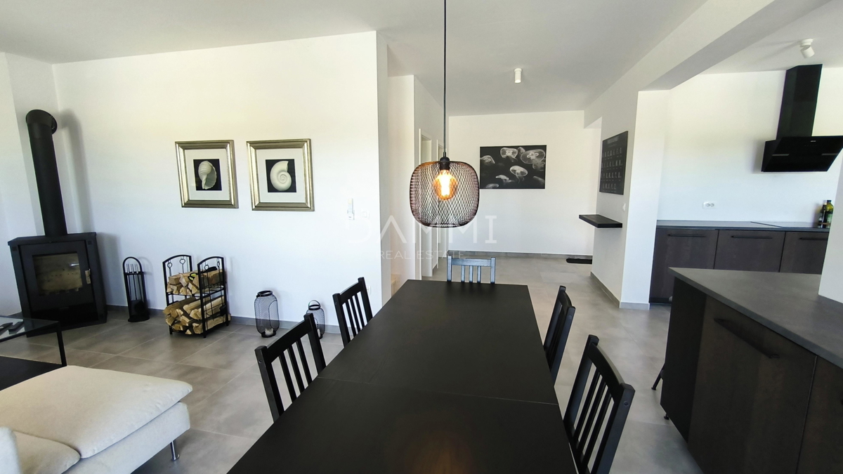 Istria. Vodnjan - villa con piscina, splendido giardino